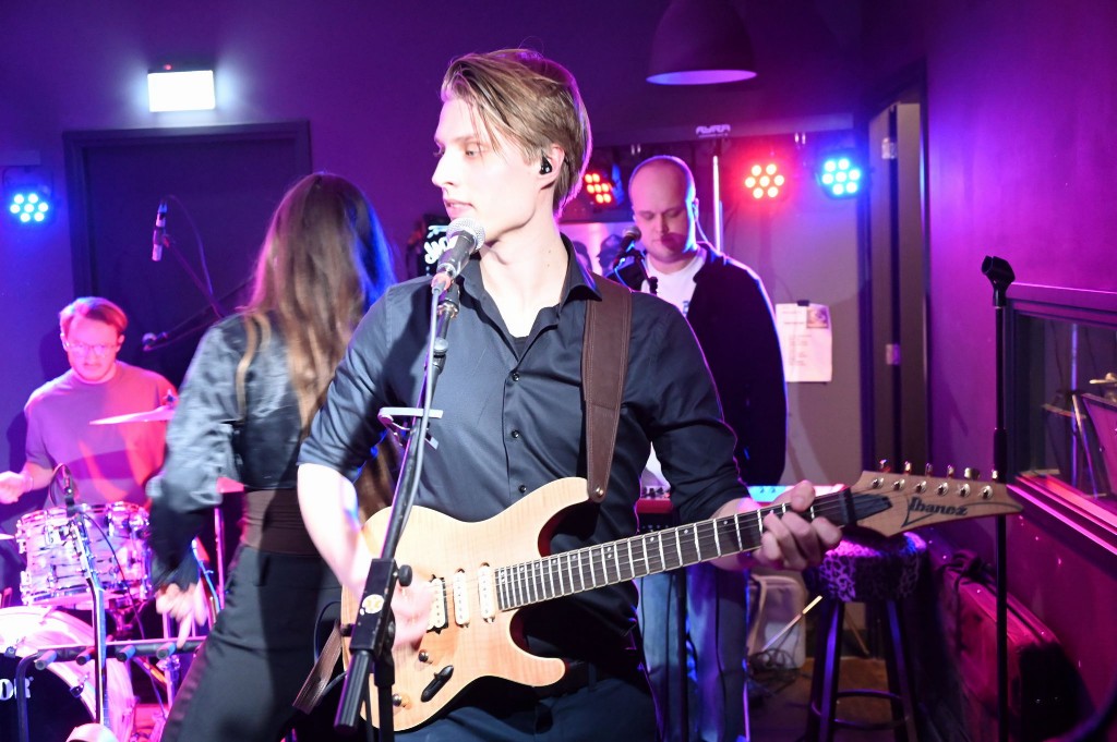 ../Images/10 jaar Ro's Barbershop 053.jpg